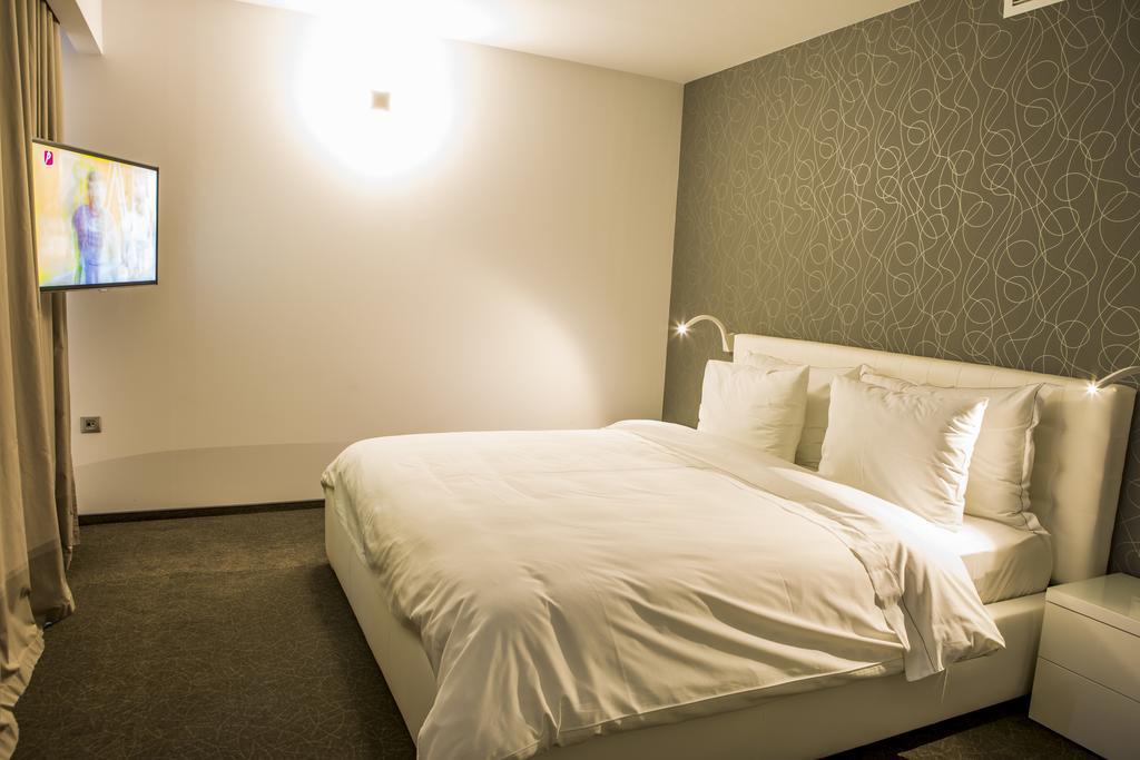 Hotel Tempo Targu Mures Exterior photo
